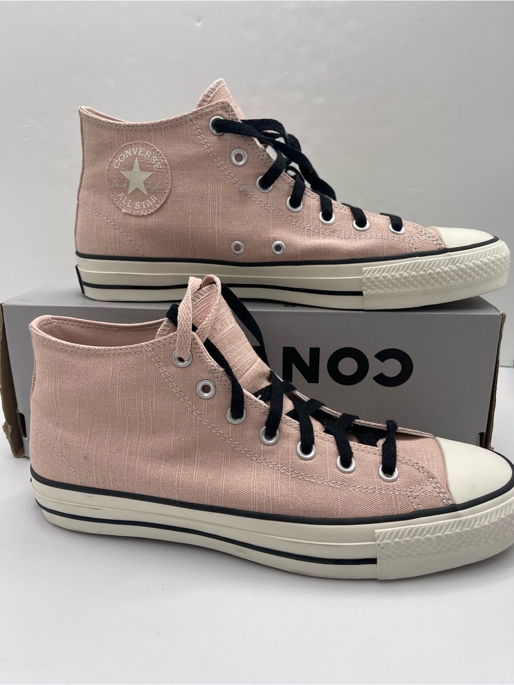 Converse Men’s Sz 11.5 High Top Sneakers A05203C
CTAS PRO MID
PINK SAGE/EGRET/BL
